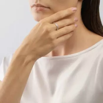 Кольцо из золота с фианитами