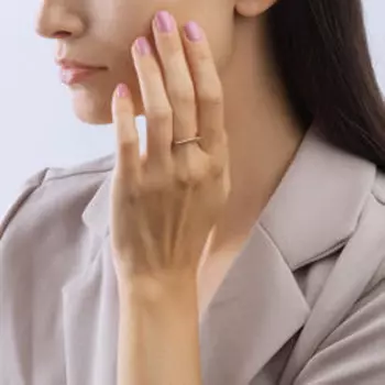 Золотое кольцо с фианитом