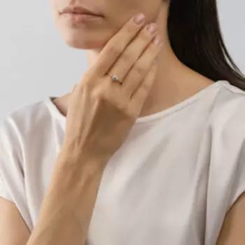 Золотое кольцо с фианитом