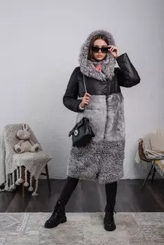 Дубленка с отделкой из меха тосканы