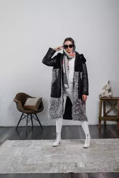 Дубленка с отделкой из меха тосканы