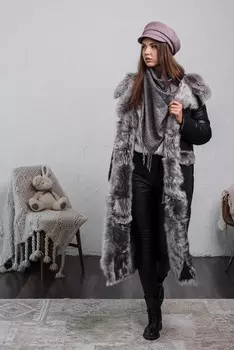 Дубленка с отделкой из меха тосканы