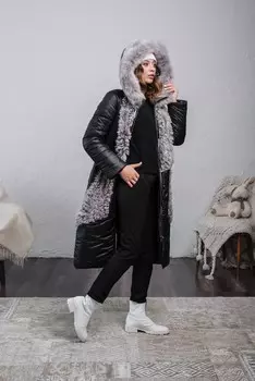 Дубленка женская с оригинальной отделкой из меха тосканы