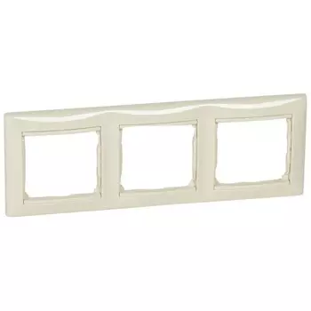 Рамка 3-постовая Legrand Valena слоновая кость 695633