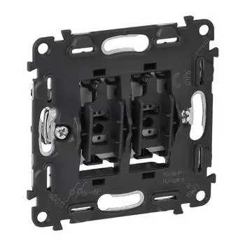 Выключатель двухполюсный Legrand Valena Мех In Matic 16AX 250V винтовой зажим 752002