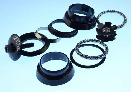 Рулевая колонка FIRST, 1-1/8", алюминий, черная, F-200SW