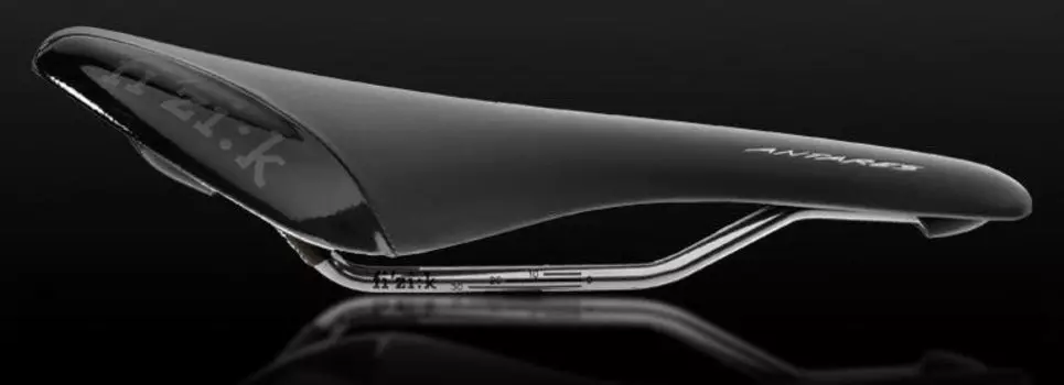 Седло велосипедное Fizik ANTARES BLACK/GLOSS GOLD, 7073SXSA89A20