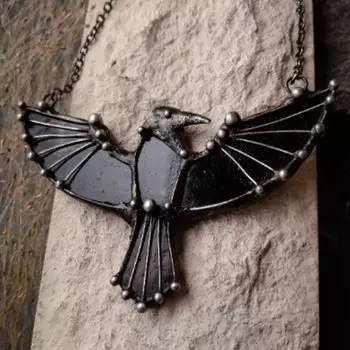 Колье "Готический ворон"