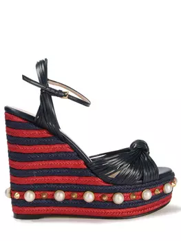 Босоножки на танкетке