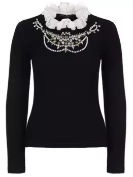 Джемпер с рюшами и ожерельем