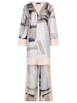 Костюм шелковый