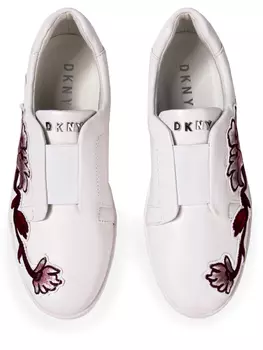 Кожаные слипоны с декором