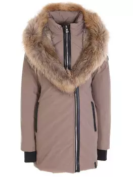 Парка с меховой отделкой