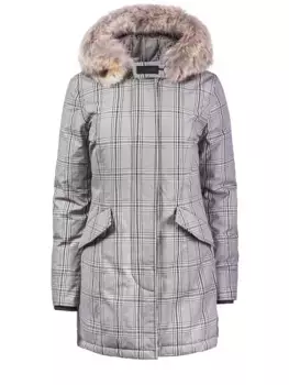 Пуховик приталенного силуэта