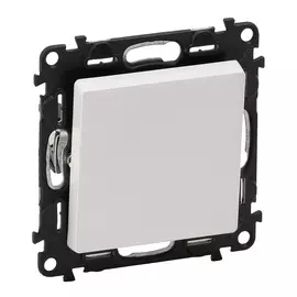 Механизм выключателя Valena LIFE 10АХ 250В с лицевой панелью; безвинтовые зажимы бел.