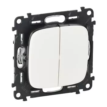 Переключатель двухклавишный Valena ALLURE 10А 250В с лицевой панелью; безвинтовые зажимы бел.