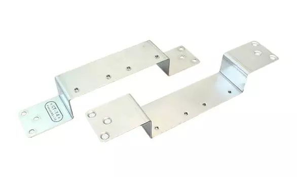 Планка Rehau КТ-14, 2 водорозетки м/ос 75мм, 270х50х38, оцинкованная сталь, винты М4х8 4шт