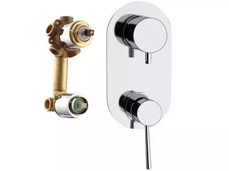 Смеситель для ванны и душа REMER