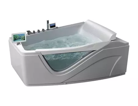 Акриловая ванна GEMY