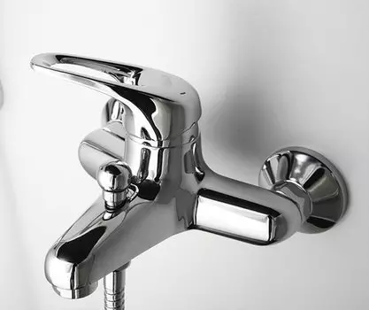 Смеситель WasserKRAFT Oder 6301 для ванны с коротким изливом