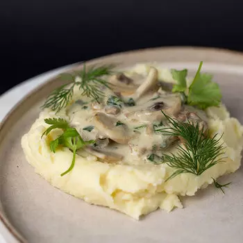 Бефстроганов с картофельным пюре Mozzarella bar 250 гр