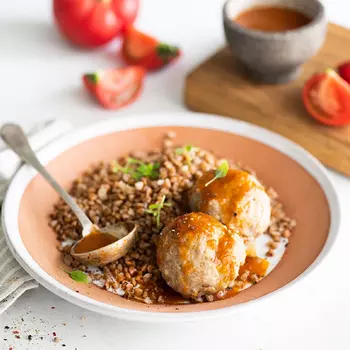 Митболы в томатном соусе с гречкой BeFit 250 гр