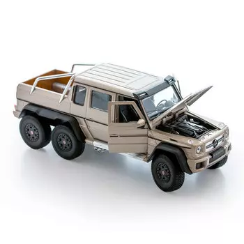 Модель машины Mercedes-Benz G63 серый масштаб 1:24