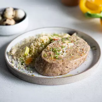 Рулет мясной с яйцом и кус-кус овощами BeFit 200 гр