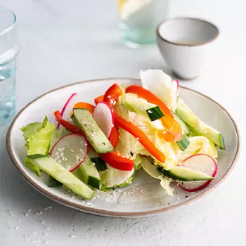 Салат BeFit с огурцами, редисом и сладким перцем 150 гр