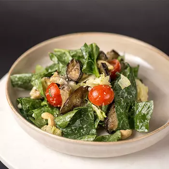 Салат из баклажан с брынзой и кешью Mozzarella bar 175 гр