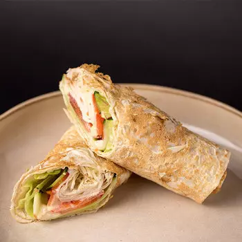 Сэндвич-ролл Цезарь Mozzarella bar 140 гр