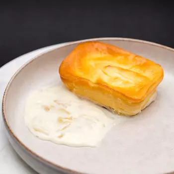 Творожная запеканка с грушевым соусом Mozzarella bar 200 гр