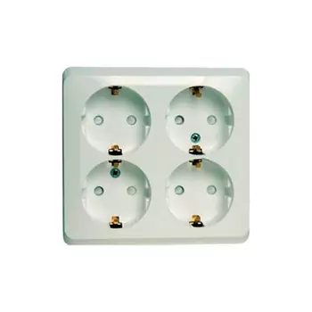 Розетка SE Этюд 4-местная с/з со шторками наружная белая 16А