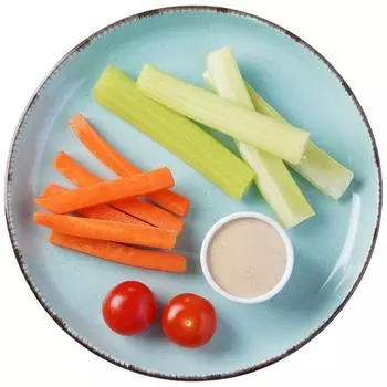 Набор овощей Оранжевая марка Стебли сельдерея Морковь Помидоры Черри с соусом Ранч 170г