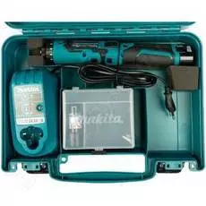 Аккумуляторная отвертка Makita