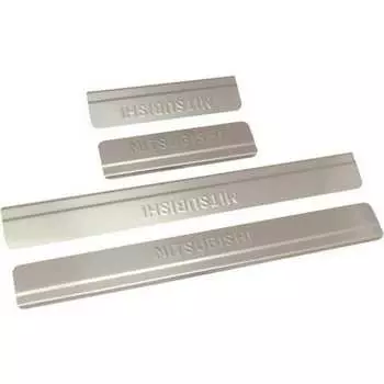Ступенчатые накладка внутренних порогов MITSUBISHI Outlander 2015-> Dollex NSI-006