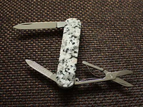 Нож-брелок Rosa Betha VICTORINOX