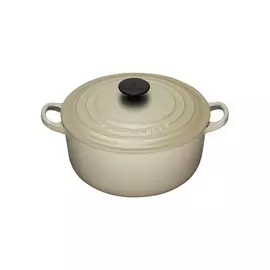 Кастрюля 20см 2,4л Le Creuset (миндальный)