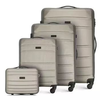 Комплект чемоданов