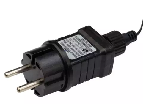 Гирлянда NEON-NIGHT 307-113 еловый шлейф с ягодами и гирляндой 1,8м, теплое белое свечение 30 LED, 31В, литой