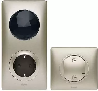 Комплект Legrand 64827 умных устройств Celiane, шлюз WiFi/розетка 2К+З 16А 230Вбеспроводной выключатель "Я дома/Я вне дома",титан