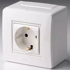 Коробка DKC 10482 в сборе с силовой розеткой, белая, "In-liner Classic"