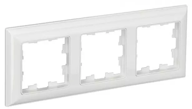 Рамка тройная IEK BR-M32-12-K01 BRITE РУ-3-Бр Белый/Белый