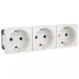 Розетка DKC 45003 3х2К+З, со шторками, 16А, 250В, цвет белый, 6М, "Viva"