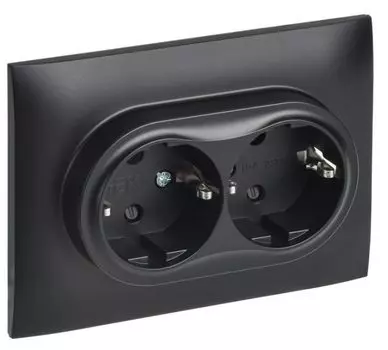 Розетка двухместная с заземлением в сборе IEK SK-R24-16-K02-F SKANDY с защитными шторками 16А SK-R07Bl черная