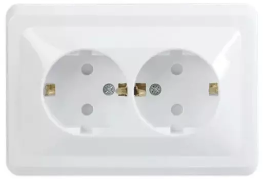 Розетка IEK ERV24-K01-16-DM 2-м СП Вега РСш12-3-ВБ с заземл. контактом и защ. штор 16А белая