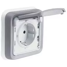 Розетка Legrand 69833 Plexo с/з с крышкой, 2К+З,16А,230В,винтовой зажим,встраиваемая,в сборе IP55