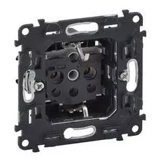Розетка Legrand 753025 Valena Мех IN'MATIC с заземлением, винт.зажим