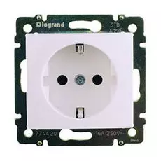 Розетка Legrand 774222 Valena CLASSIC - 2К+3 с защитными шторками, автоматические клеммы, 10/16 А, 230/250 В~, белый