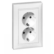 Розетка Legrand 774400 Valena CLASSIC - немецкий стандарт, 2х2К+3, на винтах, укомплектованная, белая